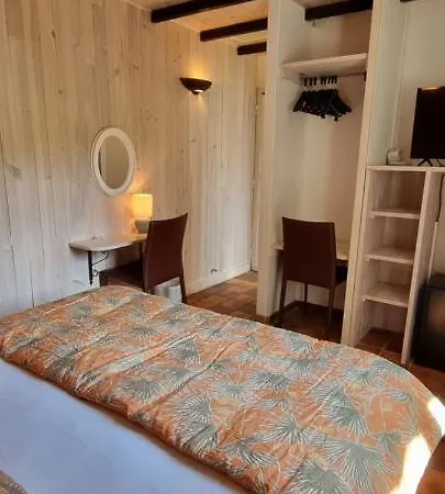 Logis Le Saint Marc فندق 3*