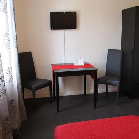 Hotel Logis Le Saint Marc 3*