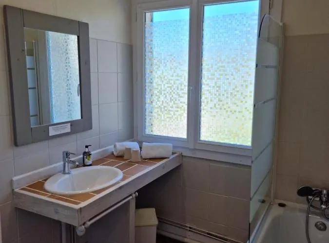 Logis Le Saint Marc Hotel