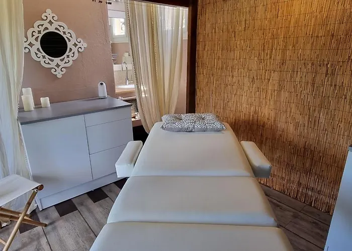 Logis Le Saint Marc Hotel
