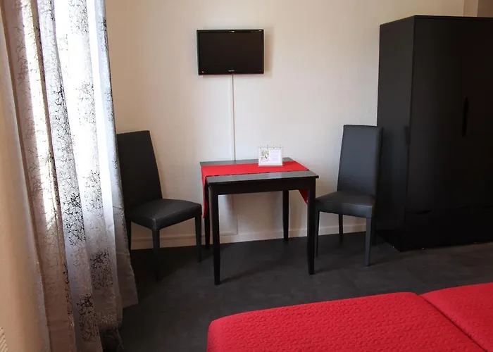 Hotel Logis Le Saint Marc 3*