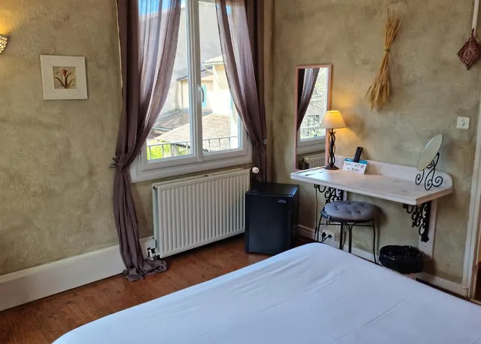 Hotel Logis Le Saint Marc Mollans-sur-Ouvèze