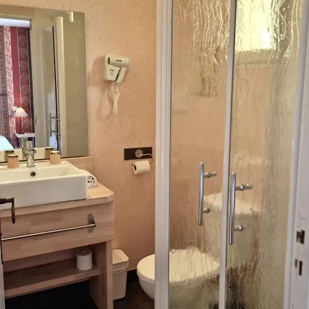 Logis Le Saint Marc Hotel 3*
