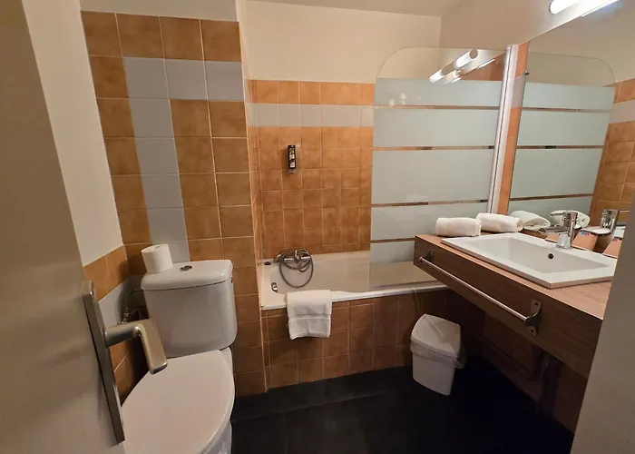 Hotel Logis Le Saint Marc Mollans-sur-Ouvèze