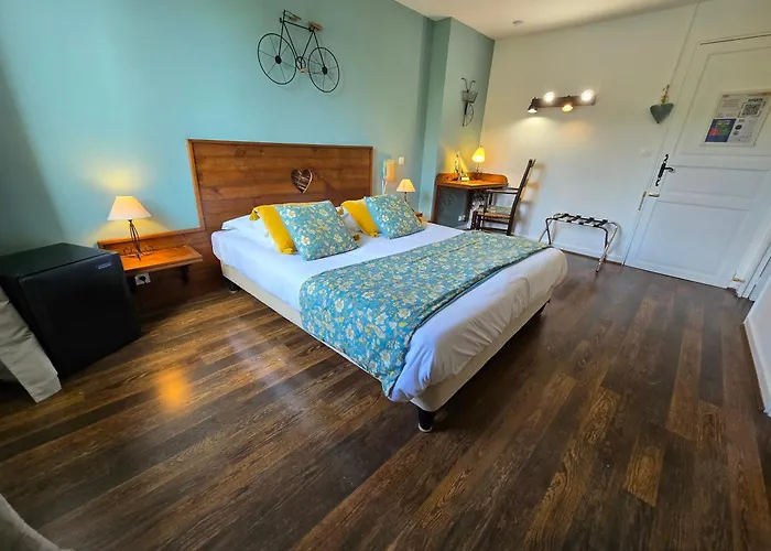 Logis Le Saint Marc Hotel