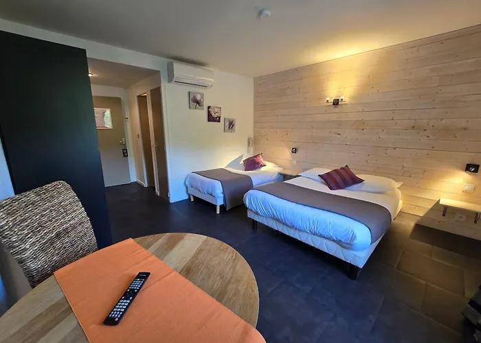 Hotel Logis Le Saint Marc 3*